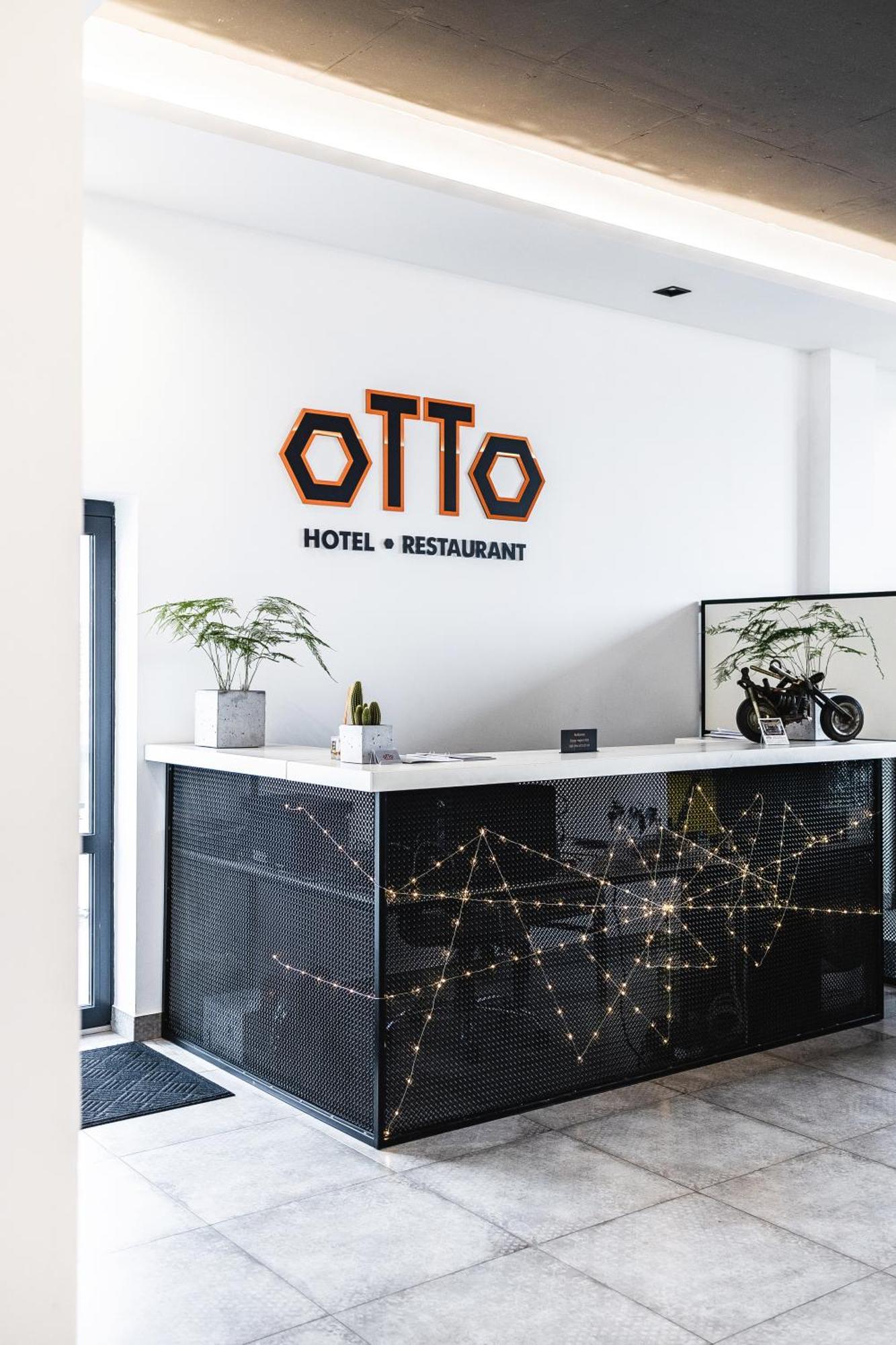 Otto Hotel-Restaurant 罗夫诺 外观 照片